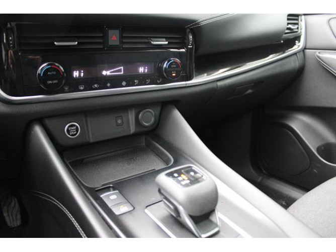 Nissan Qashqai 1.3 tCe HY. EDC 