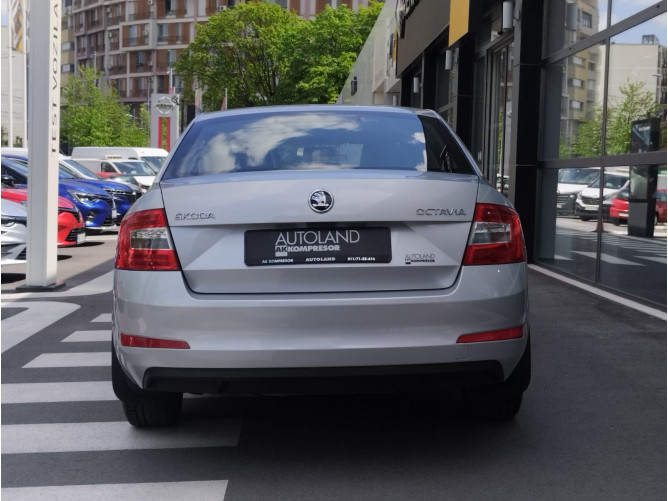 Škoda Octavia 1.6 TDI Ambiton DSG 