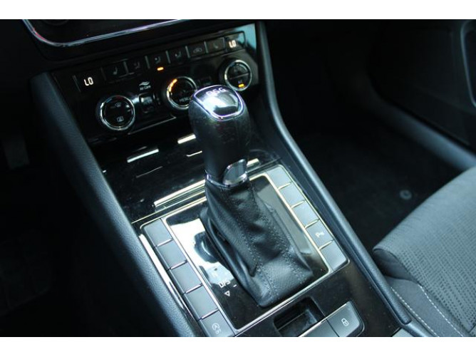 Škoda Superb 2.0 TDI STYLE DSG 