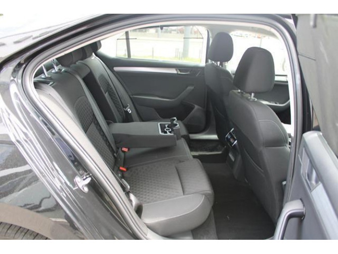 Škoda Superb 2.0 TDI AMBITION DSG 