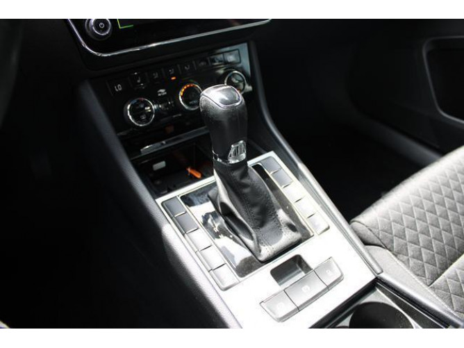 Škoda Superb 2.0 TDI AMBITION DSG 
