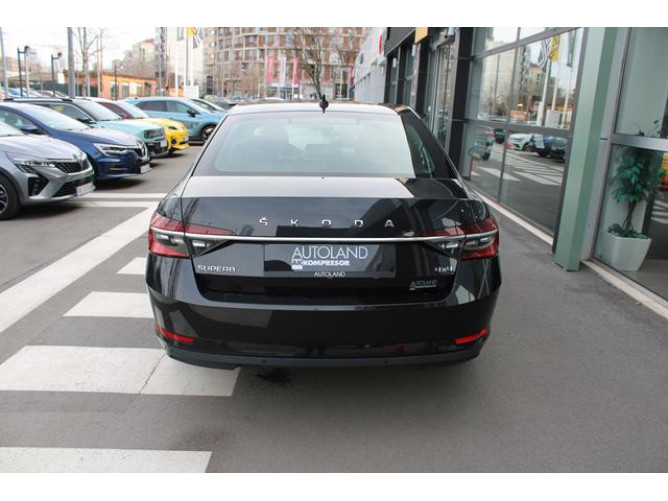 Škoda Superb 2.0 TDI AMBITION 4X4 DSG 