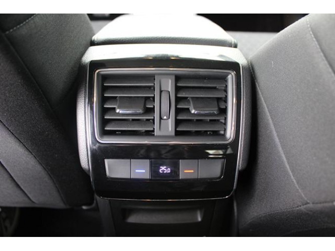 Škoda Superb 2.0 TDI AMBITION 4X4 DSG 