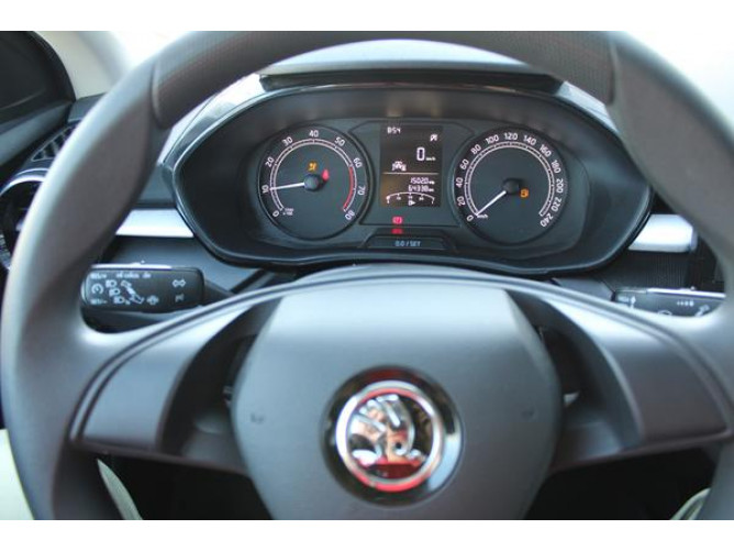Škoda Fabia 1.0 Essence TNG 