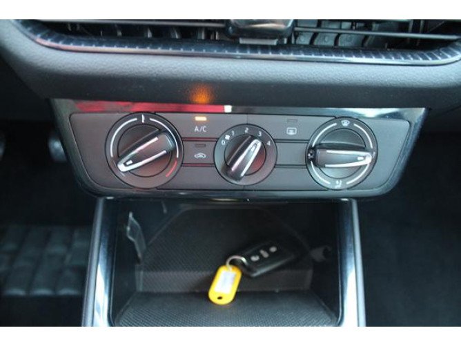 Škoda Fabia 1.0 Essence TNG 
