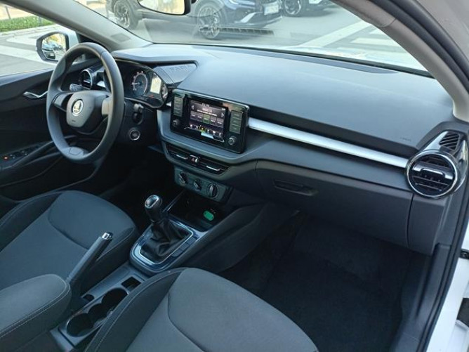 Škoda Fabia 1.0 Essence TNG 