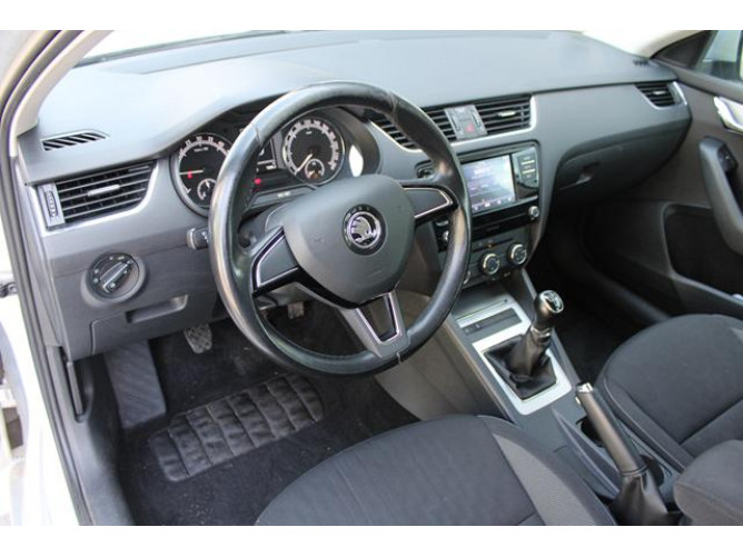 Škoda Octavia 1.6 TDI Ambition SW 