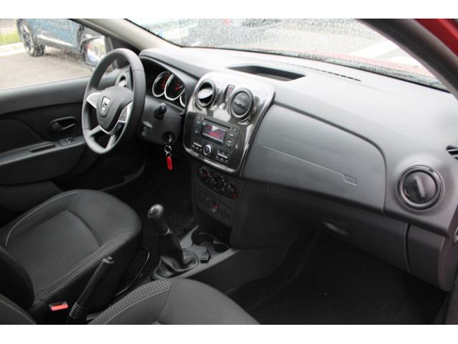 Dacia Sandero 1.2 Essential 