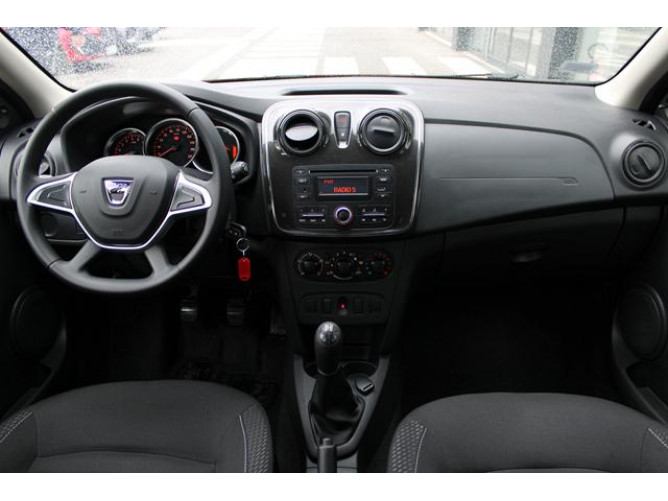 Dacia Sandero 1.2 Essential 