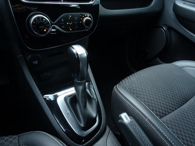 Renault Clio TCE 120 EDC Intens 