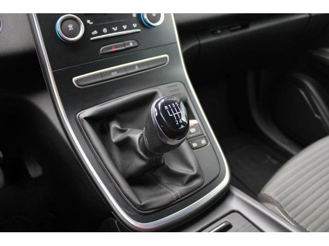 Renault Scenic 1.8 dCi 
