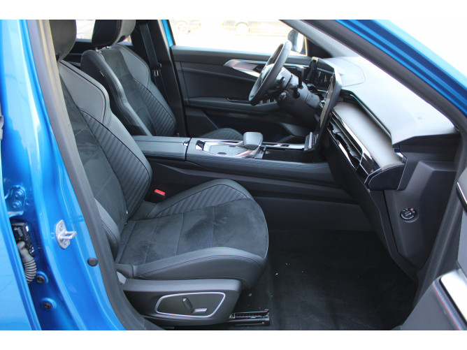Renault Rafale 1.2 E-Tech Hybrid 