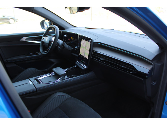 Renault Rafale 1.2 E-Tech Hybrid 