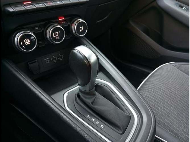 Renault Clio 1.3 TCE Intens CVT 