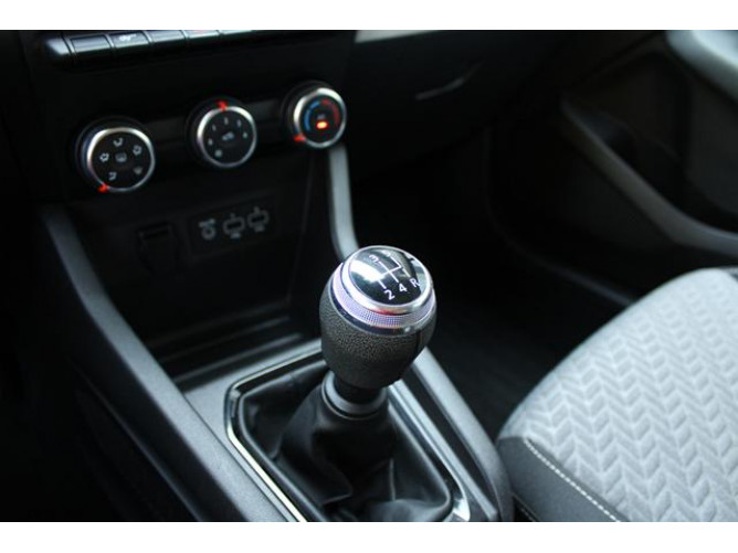 Renault Clio 1.0 sCe Limited 