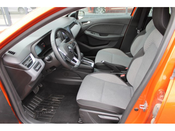 Renault Clio 1.6 E-tech Hybrid 