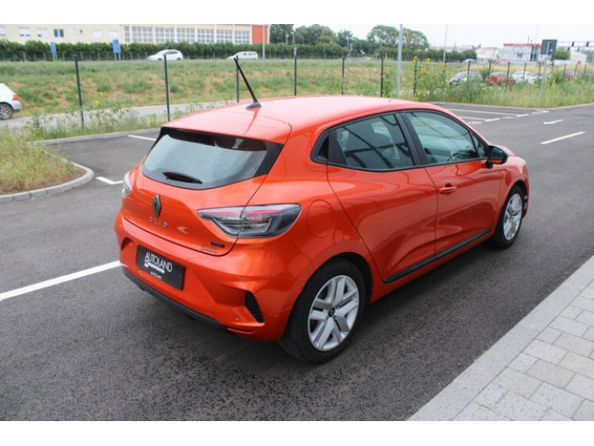 Renault Clio 1.6 E-tech Hybrid 