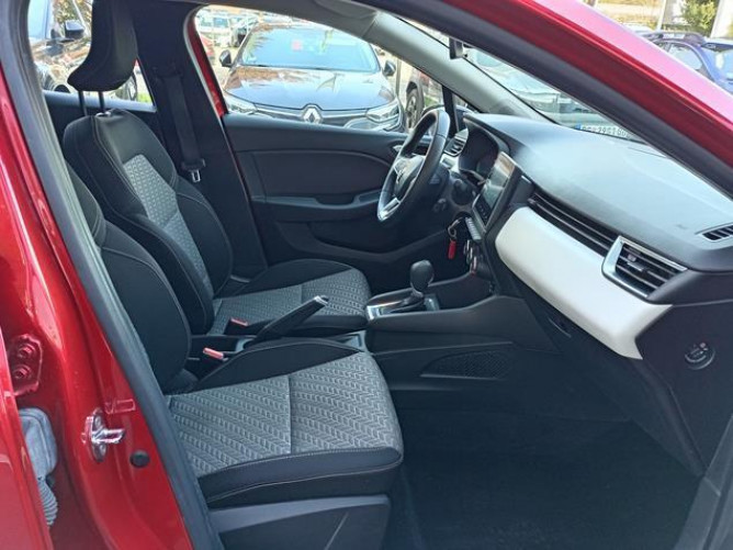 Renault Clio 1.0 tCe Limited CVT 