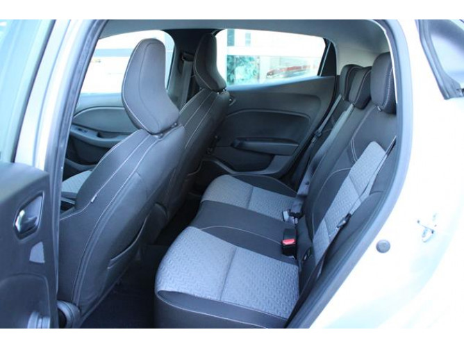 Renault Clio 1.0 tCe Limited CVT 