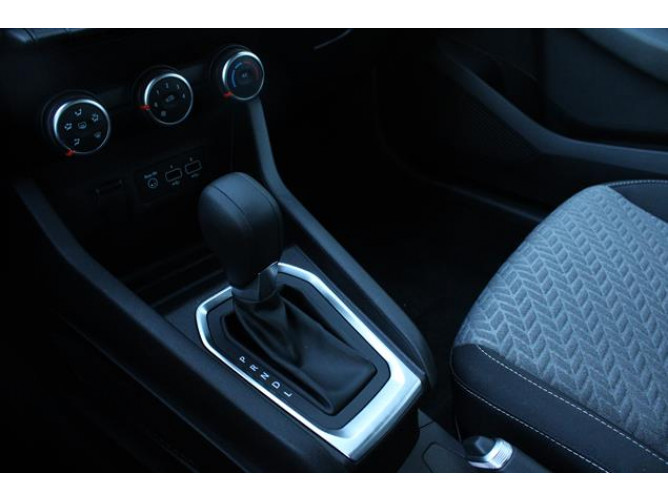 Renault Clio 1.0 tCe Limited CVT 