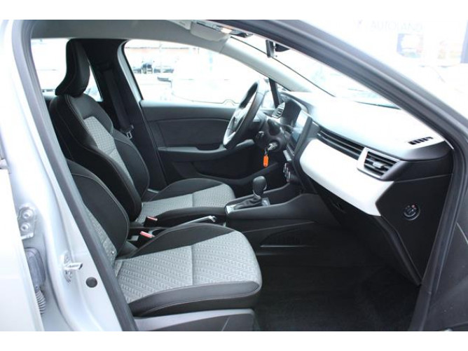 Renault Clio 1.0 tCe Limited CVT 