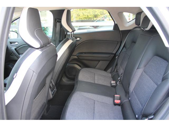 Renault Captur 1.3 tCe DCT Intens 