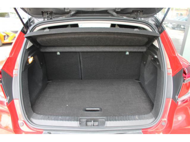 Renault Captur 1.3 tCe DCT Intens 