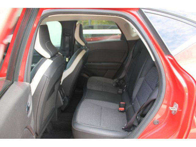 Renault Captur 1.3 tCe DCT Intens 