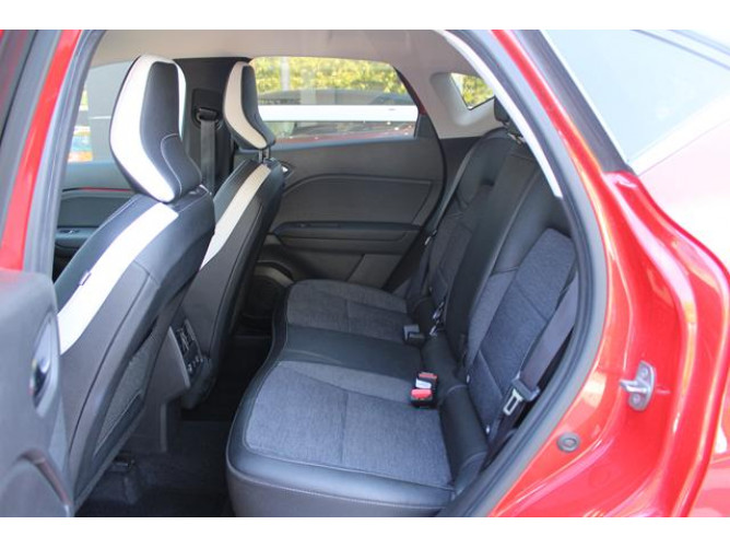 Renault Captur 1.3 tCe DCT Intens 