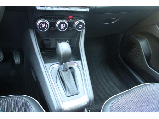 Renault Captur 1.3 tCe DCT Intens 
