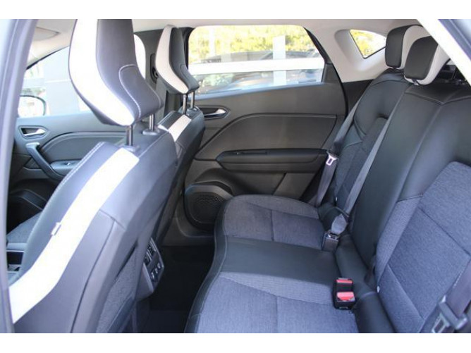 Renault Captur 1.3 tCe DCT Intens 