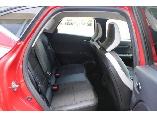 Renault Captur 1.3 tCe DCT Intens 
