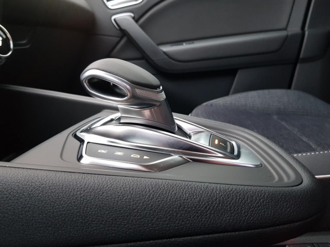 RENAULT CAPTUR INTENS TCe 140 EDC 