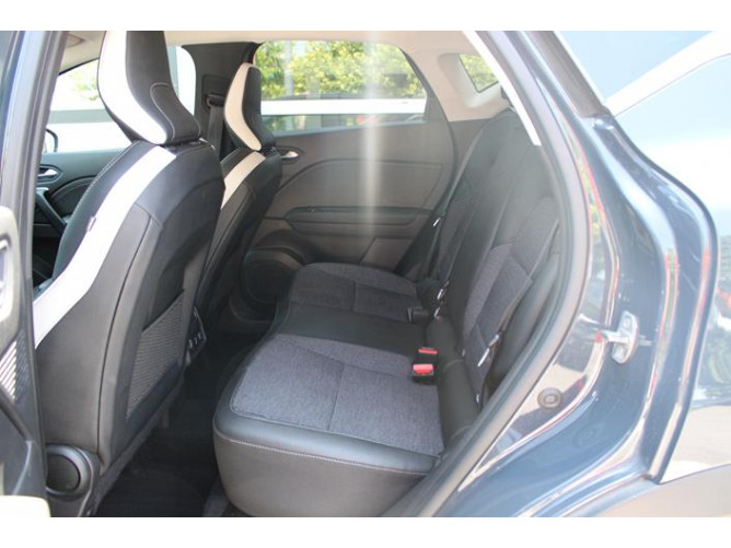 Renault Captur 1.3 tCe DCT Intens 