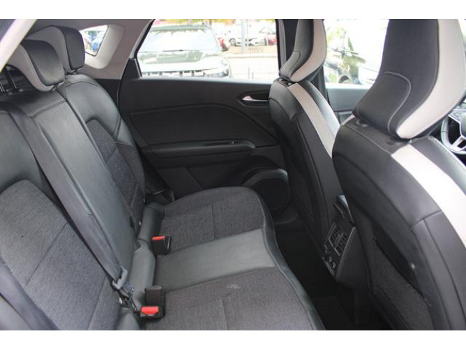 Renault Captur 1.3 tCe DCT Intens 