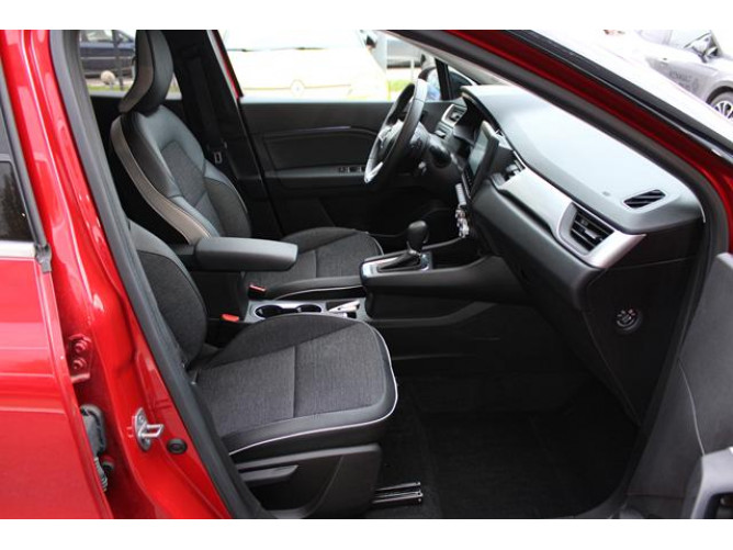 Renault Captur 1.3 tCe DCT Intens 