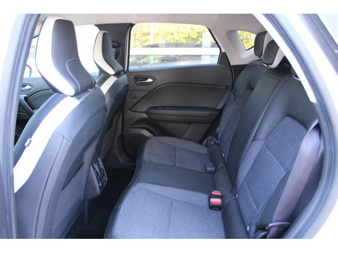 Renault Captur 1.3 tCe DCT Intens 