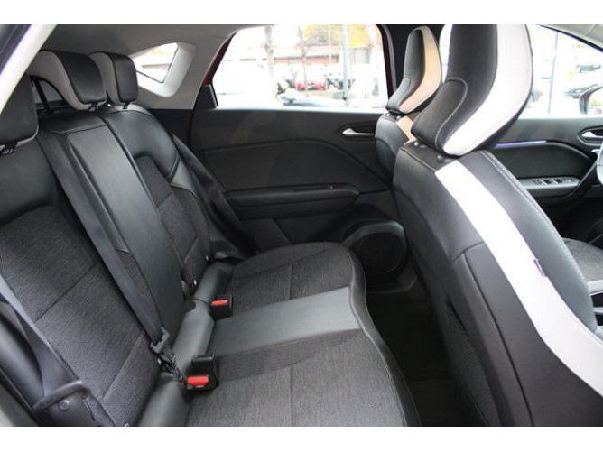 Renault Captur 1.3 tCe DCT Intens 