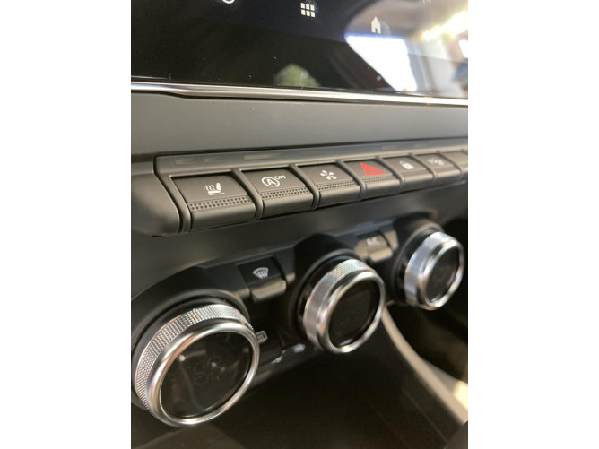 Renault Megane Conquest R.S. LINE TCe 140 EDC 