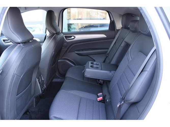 Renault Megane Conquest 1.3 tCe Hybrid EDC 