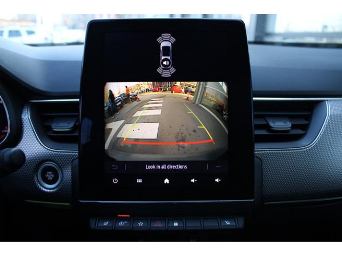 Renault Megane Conquest 1.3 tCe Hybrid EDC 