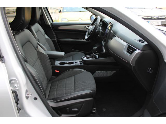 Renault Megane Conquest 1.3 tCe Hybrid EDC 