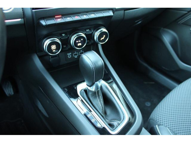 Renault Megane Conquest 1.3 tCe Hybrid EDC 