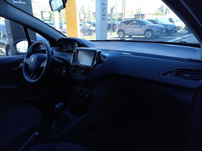 Peugeot 208 1.2 Active 