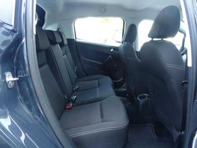 Peugeot 208 1.2 Active AUT 