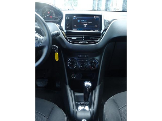 Peugeot 208 1.2 Active AUT 