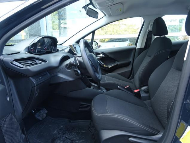Peugeot 208 1.2 Active AUT 