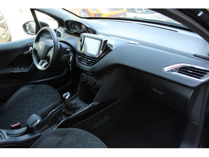 Peugeot 2008 1.2 PURETECH ACTIVE 