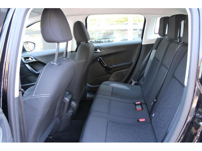 Peugeot 2008 1.2 PURETECH ACTIVE 