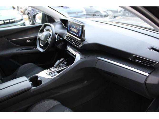 PEUGEOT 3008 1.5 HDI AUT 